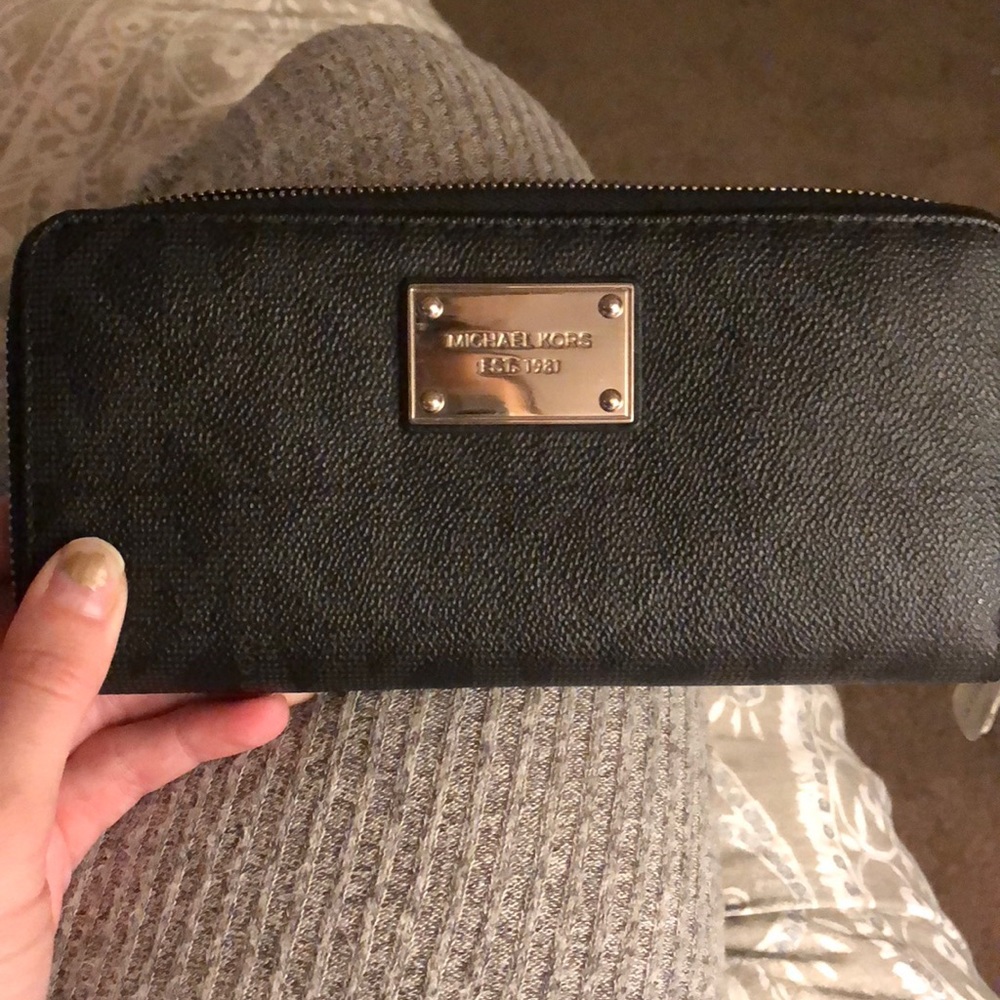 REAL!!!! MK ZIPPER WALLET